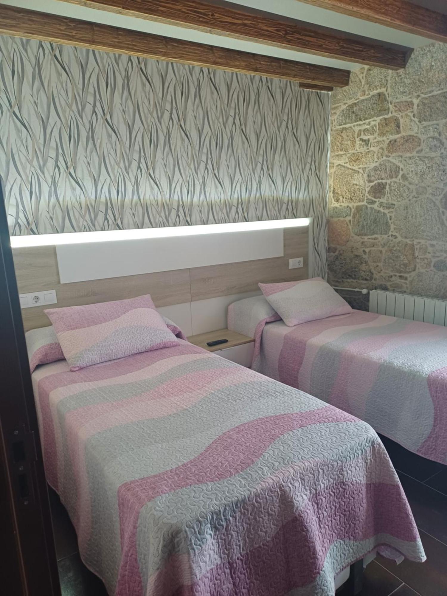 O Cabanel Albergue-Bar Villastose Εξωτερικό φωτογραφία